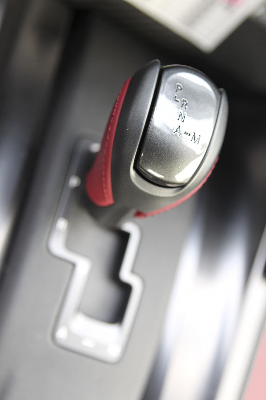  Nissan GT-R 2013 года  (EU) (фото 10 из 69)